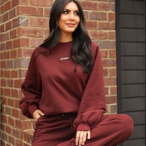Burgundy kittenish crewneck